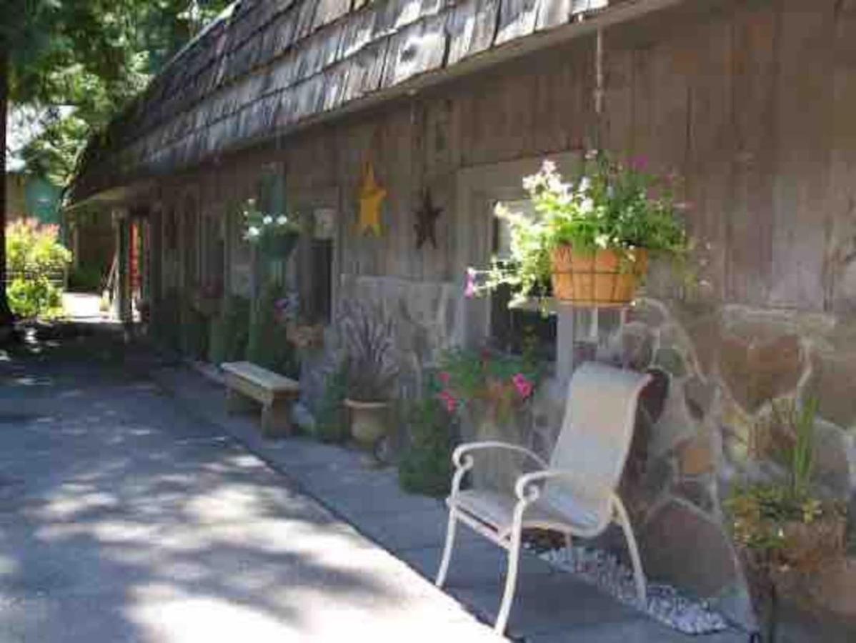 Updated + Clean Motel Room At The Base Of Mt Hood! Mount Hood Village Esterno foto